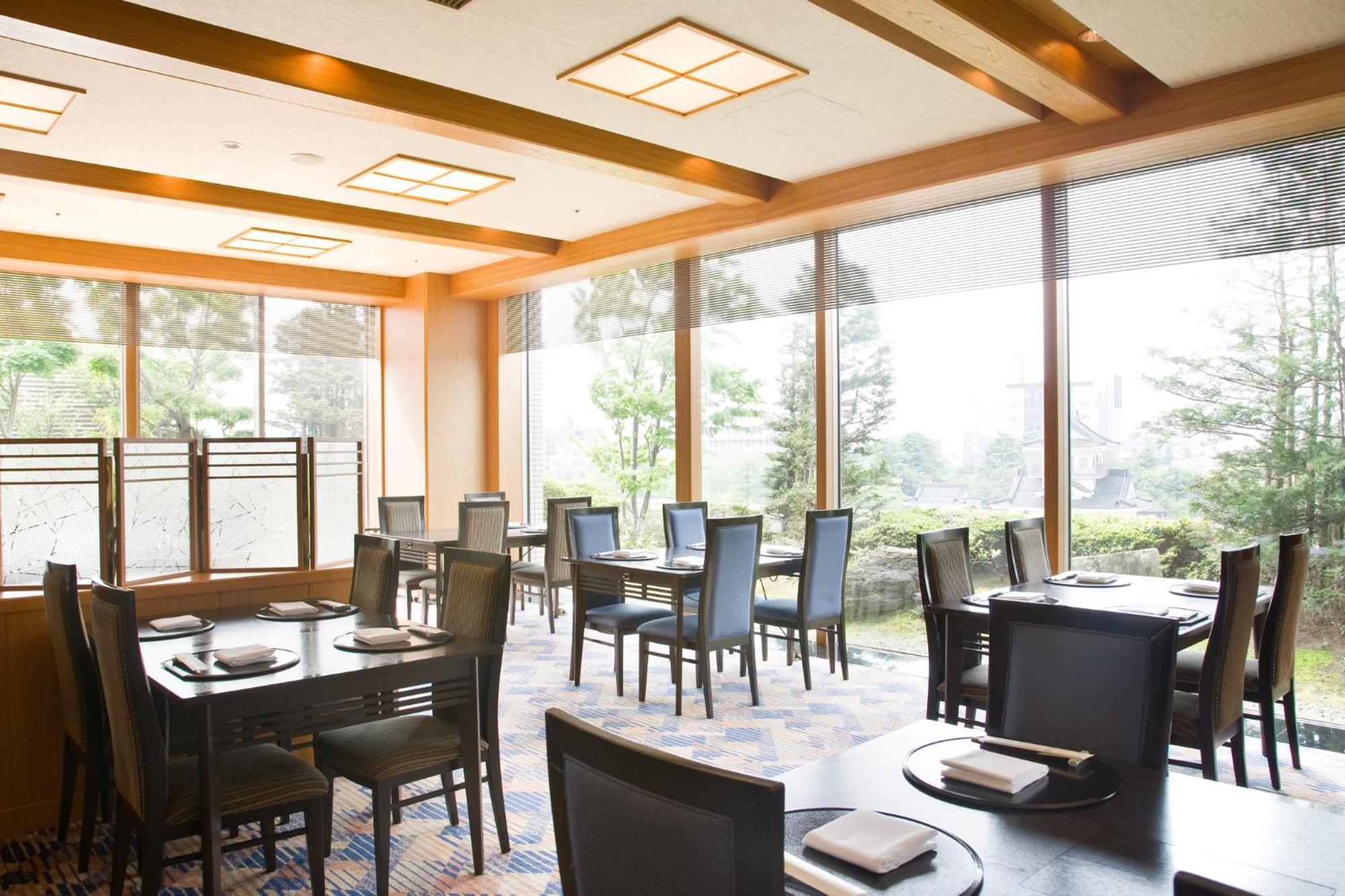 Ana Crowne Plaza Toyama By Ihg Hotell Eksteriør bilde